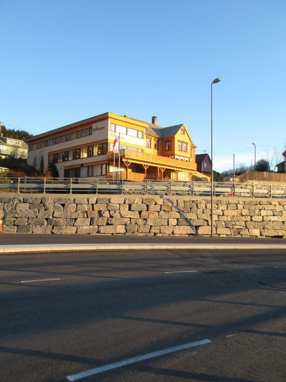 Lavik Fjord Hotel & Apartments Exterior foto
