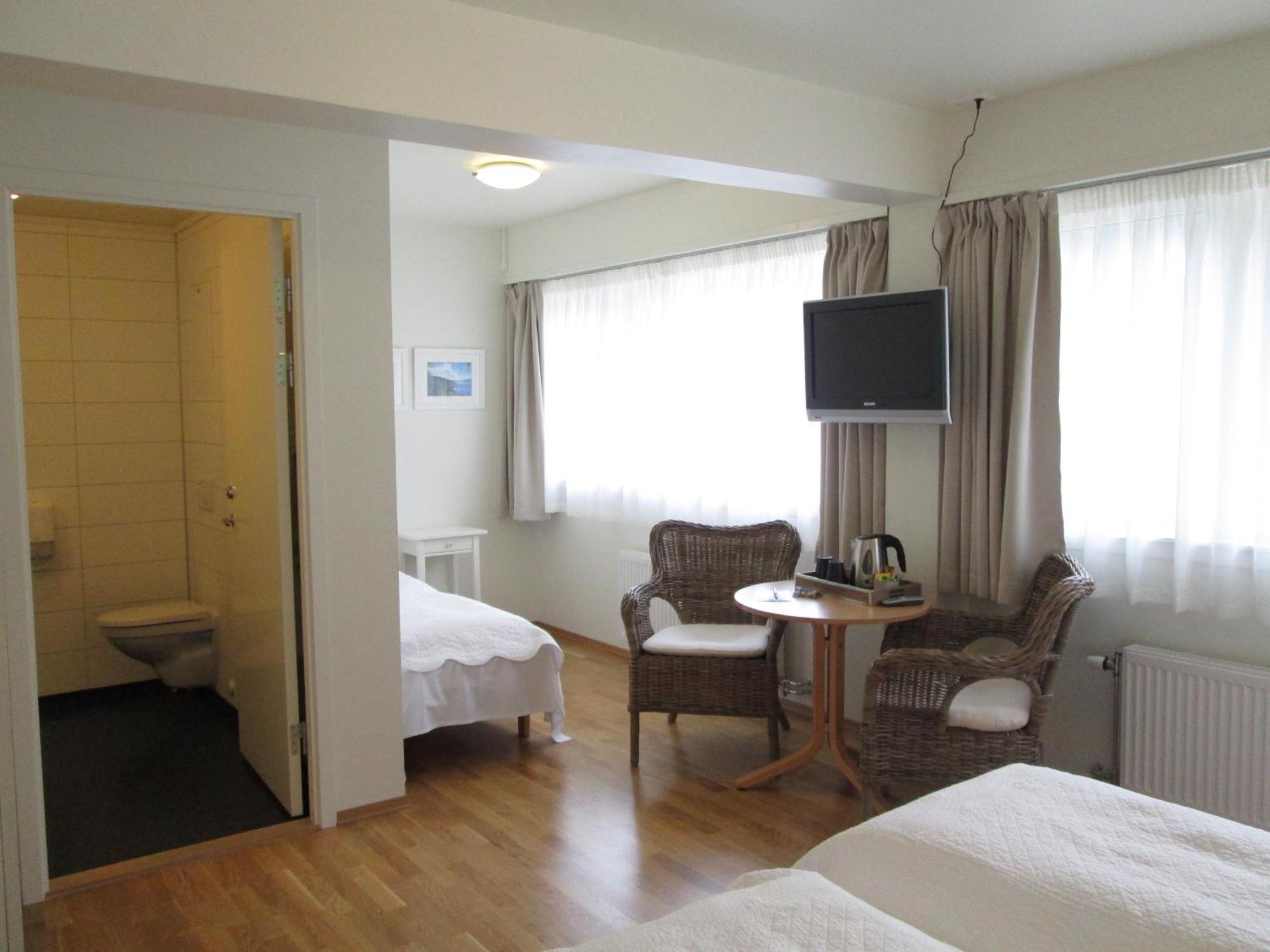 Lavik Fjord Hotel & Apartments Zimmer foto
