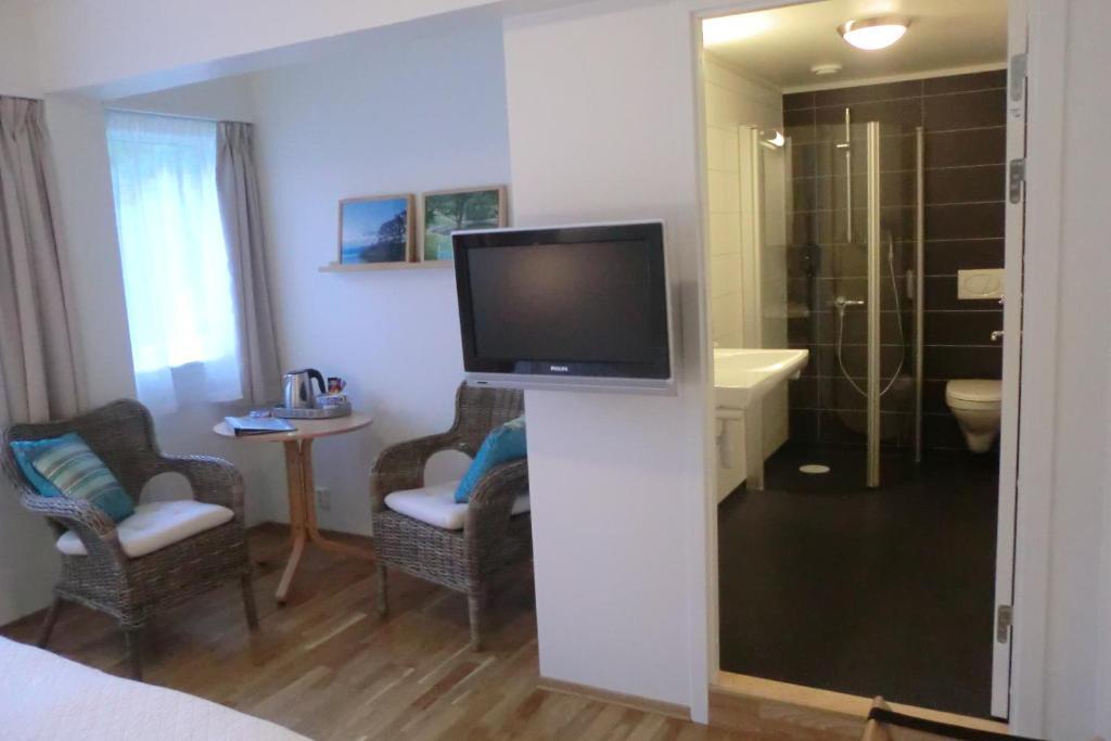 Lavik Fjord Hotel & Apartments Zimmer foto