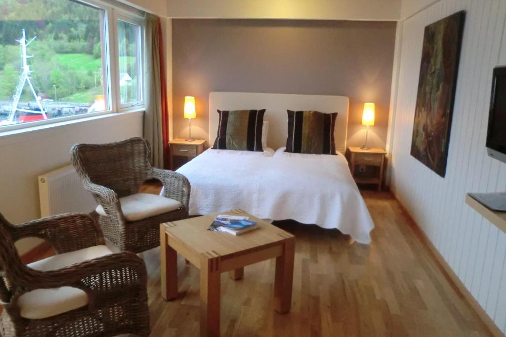 Lavik Fjord Hotel & Apartments Zimmer foto